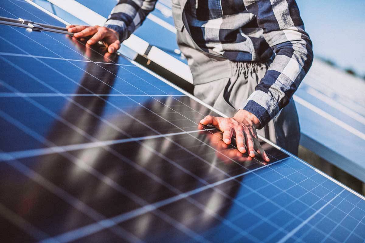 ARIETTI ENGINEERING | Servizi per Fotovoltaico: installiamo pannelli solari per il tuo impianto fotovoltaico, con accumulo, integrati con i sistemi esistenti o ex novo