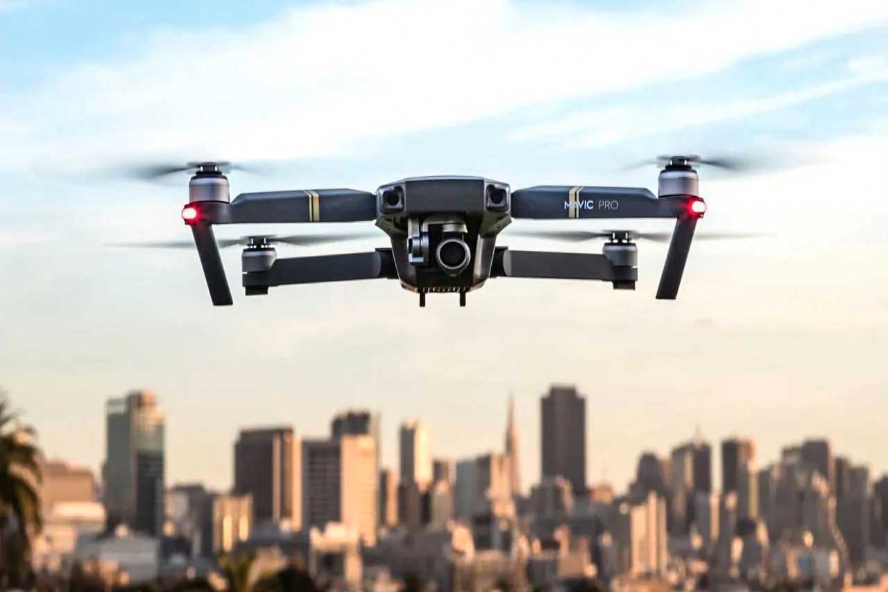 ARIETTI ENGINEERING | Ispezioni con Drone: ispezione del tetto di condomini, cantieri e capannoni effettuata con droni. Questo servizio è rivolto sia agli amministratori e imprese che ai privati