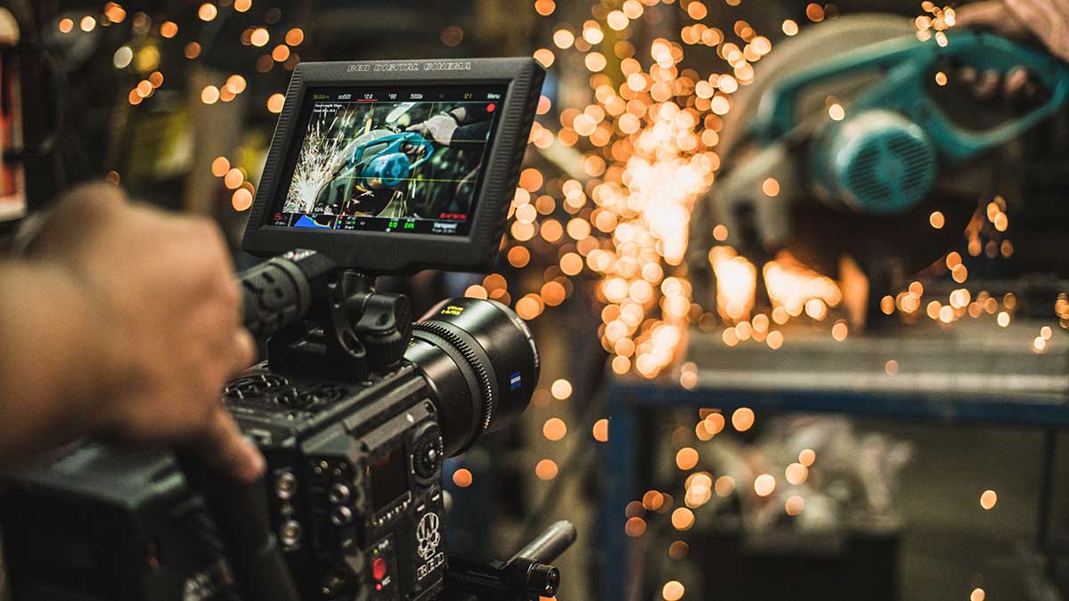 ARIETTI ENGINEERING | Video & Film Making i nostri video maker sono esperti nella realizzazione e montaggio di riprese di ogni genere: dai promo commerciali a short film dinamici